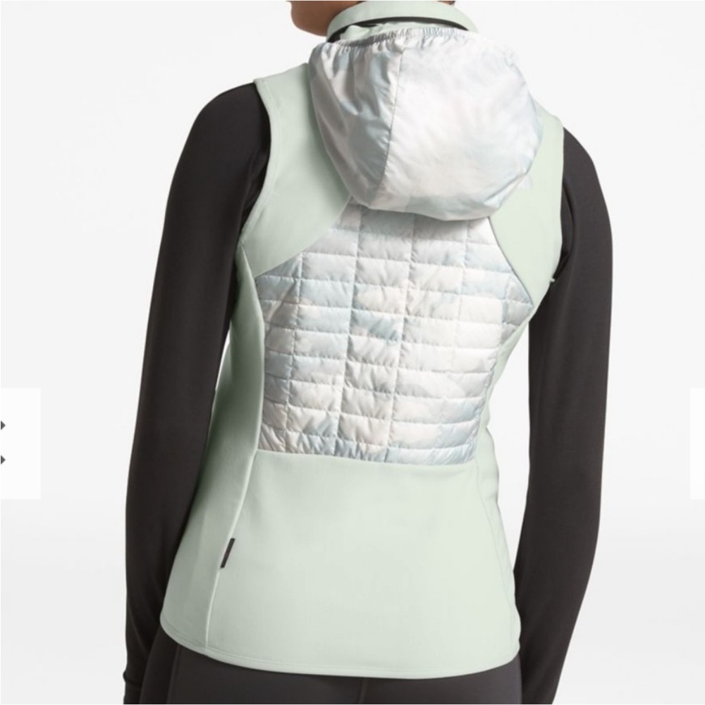 The North Face Camo ThermoBall Hybrid Hooded Quilted Vest Womens XL